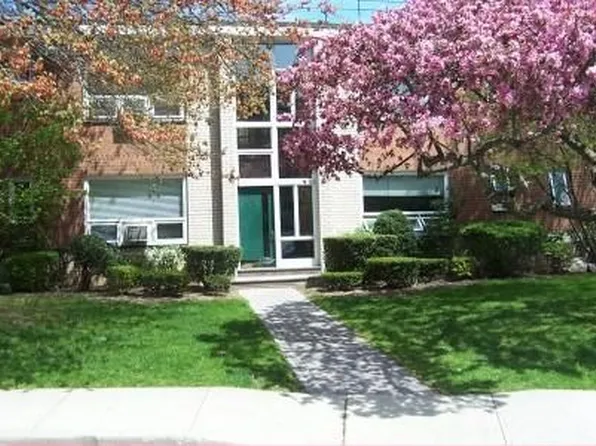 24 Channing Pl, Eastchester, NY 10709