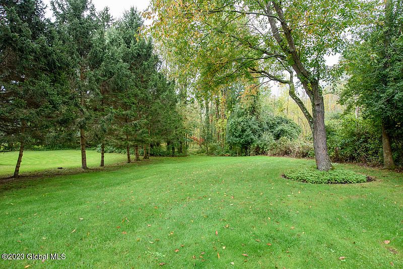 5th image of 147 Swift Road