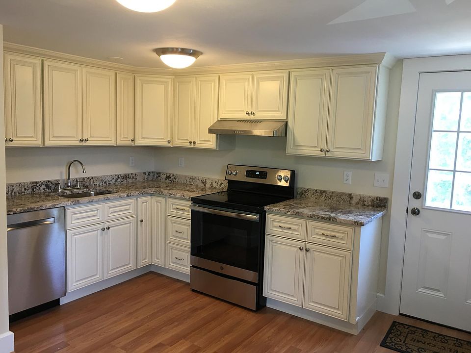 2nd image of 150 Main St #2