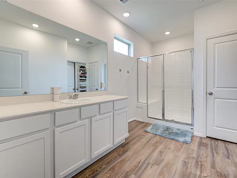 26627 Ledgemont Dr — Photo 21