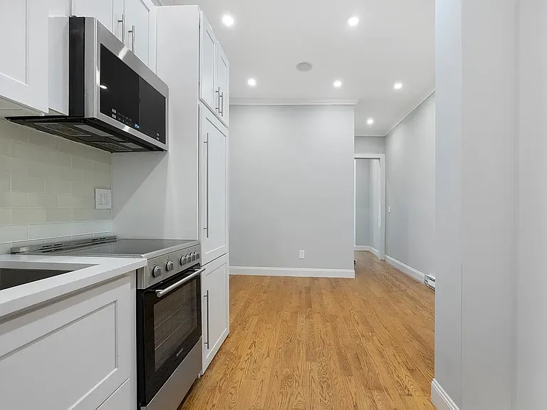 345 E 92nd St #1-A — Photo 4