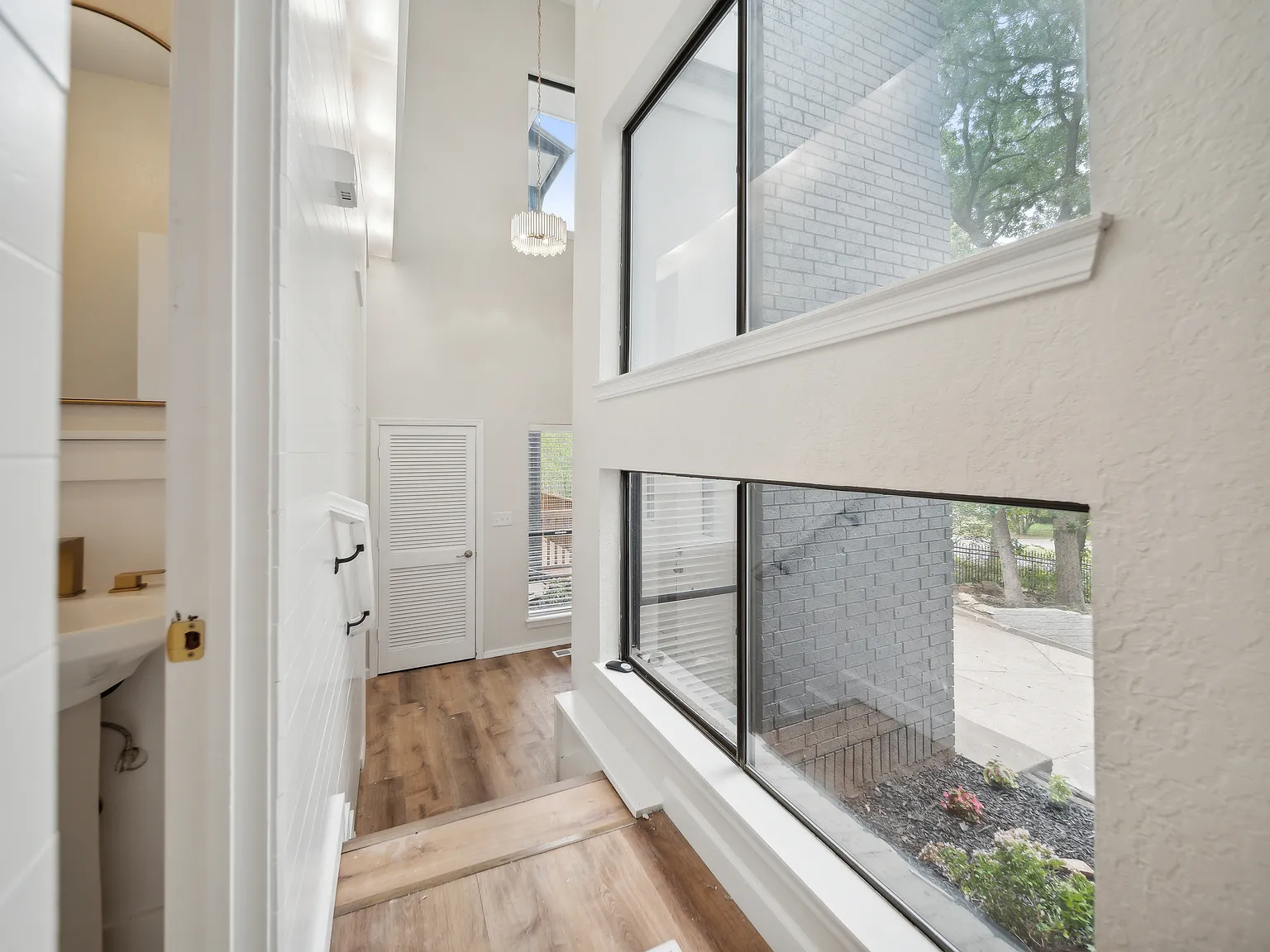 5 bed, 2.5 bath, 3446 sqft, $3,350 — Photo 3