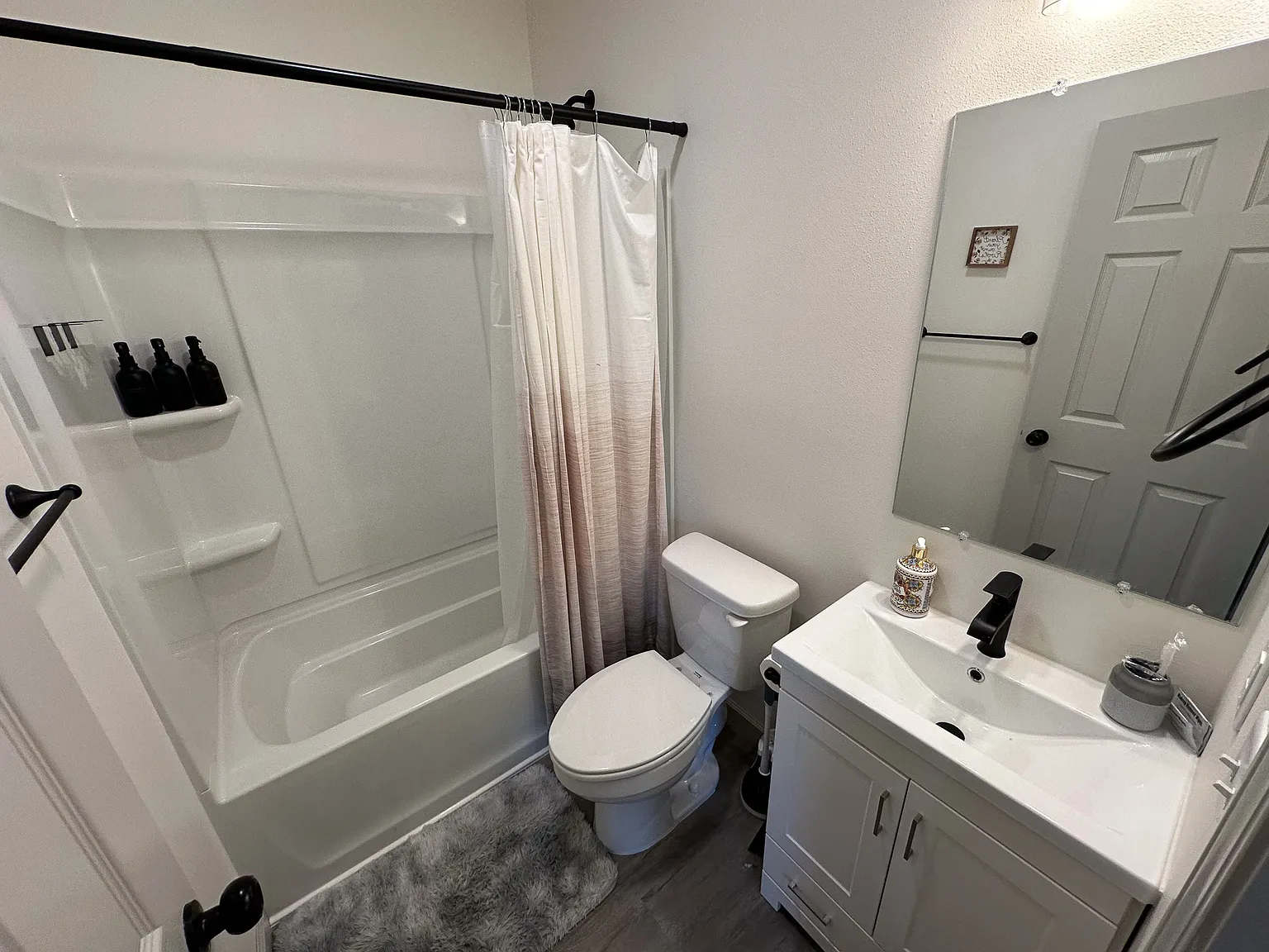 704 N Duluth Ave - 1 — Photo 4