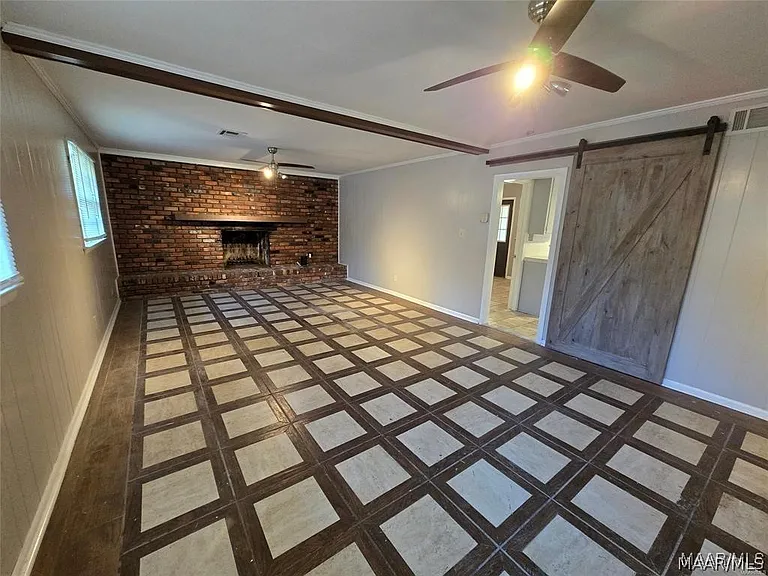 2786 Crestview Ave — Photo 2