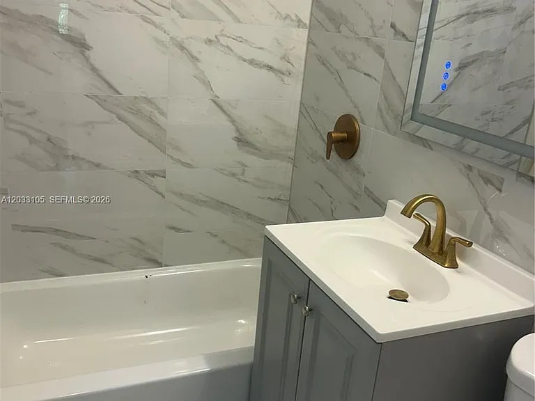 8200 Byron Ave #3 — Photo 7