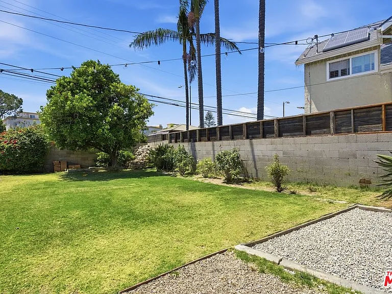 7407 Naylor Ave — Photo 12