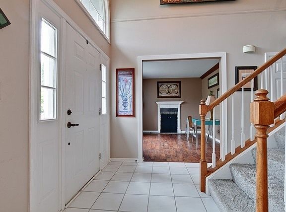 2nd image of 1458 Kingsbury Ct
