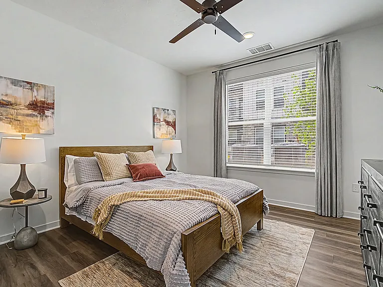 The Logan Luxury Apartments — Photo 21