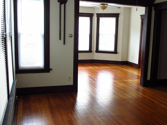 Dining room & Living room - sunny & spacious