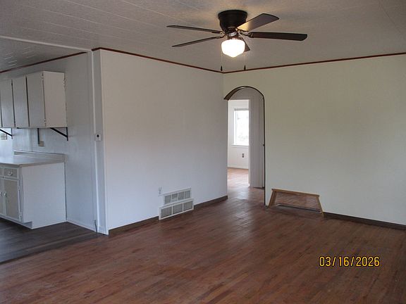 3rd image of 912 Grand Ave