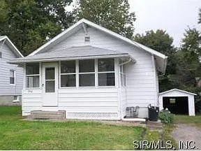 2914 Mayfield Ave photo 1