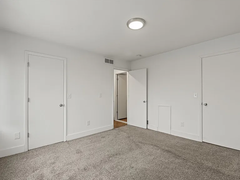 French Quarter Apartments — Photo 13