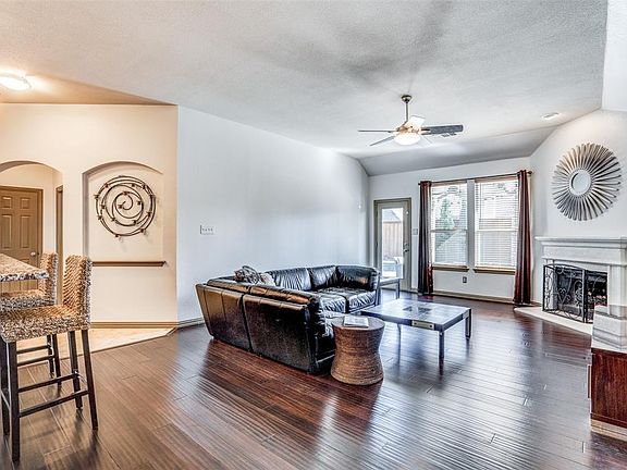 3rd image of 10209 Ashburn Dr