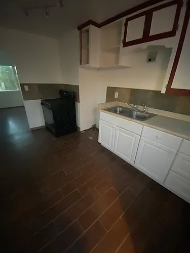 131 W Glenn St #1 Photo 1