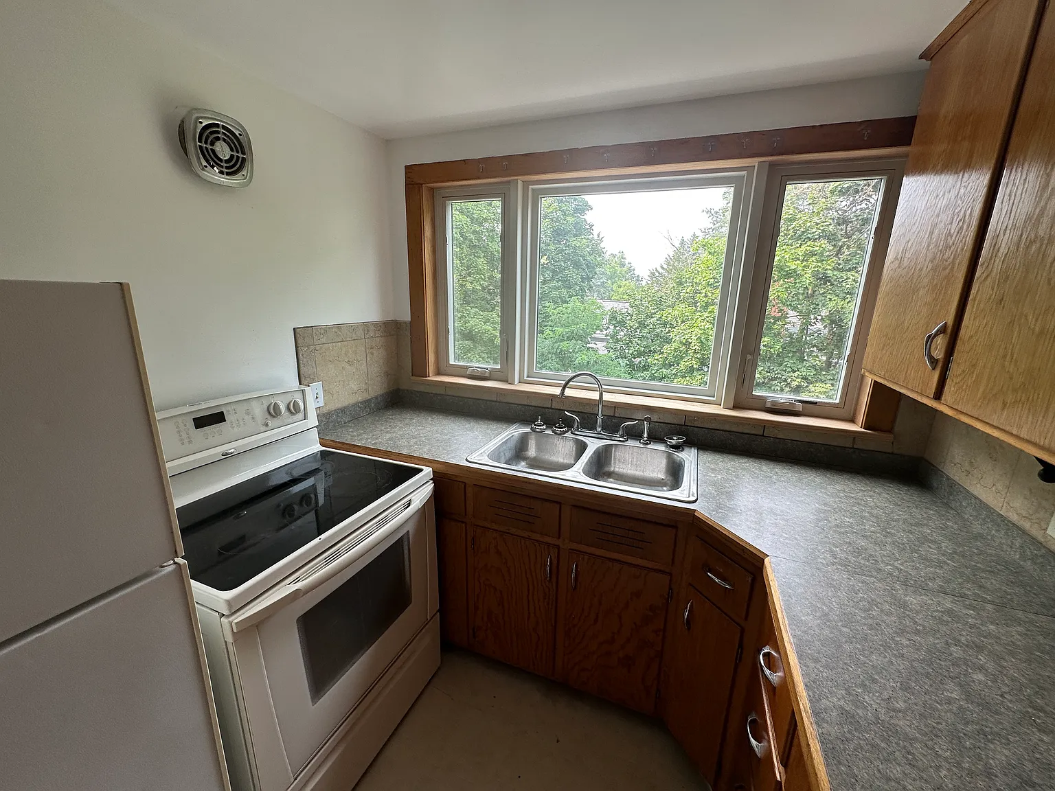1 bed, 800 sqft, $1,200 — Photo 2
