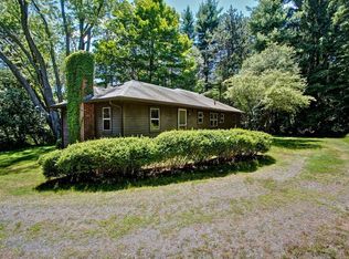 2A Strawberry Hill Rd, Southborough, MA 01772