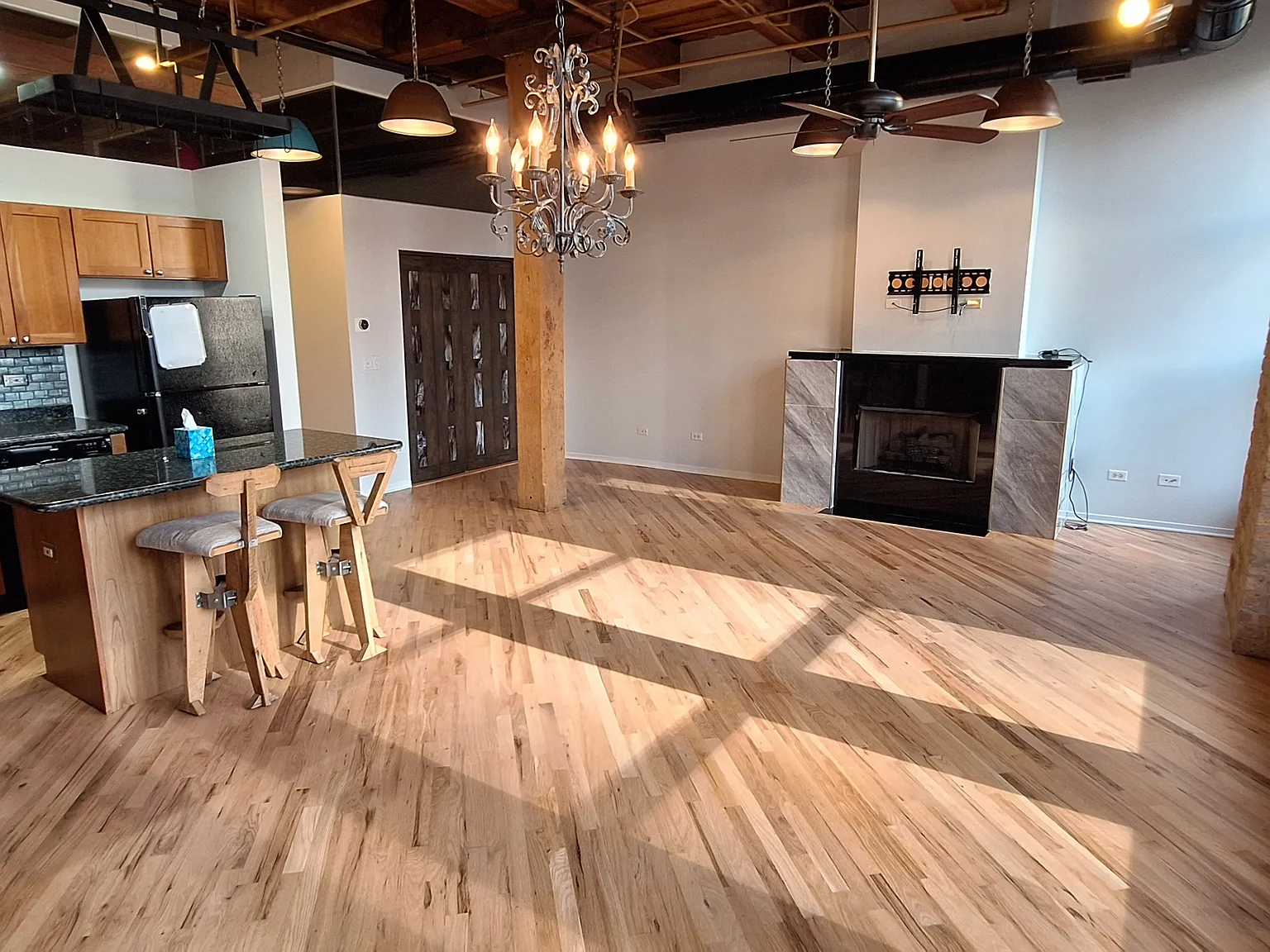 2 bed, 1200 sqft, $3,900 — Photo 1