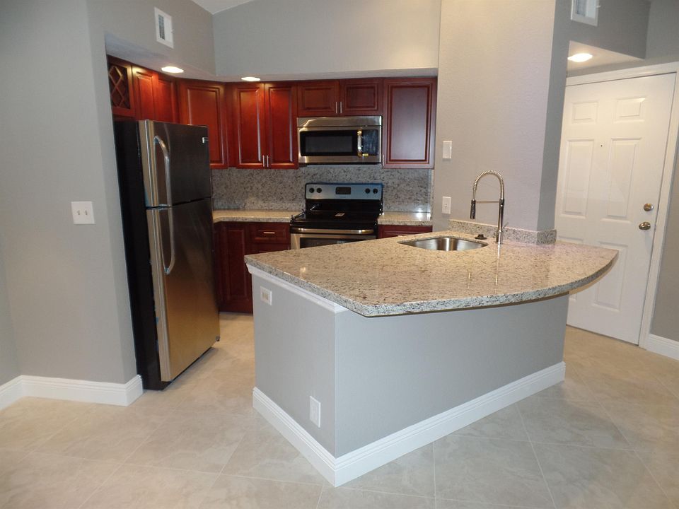 1st image of 3300 Pinewalk Dr N APT 1925