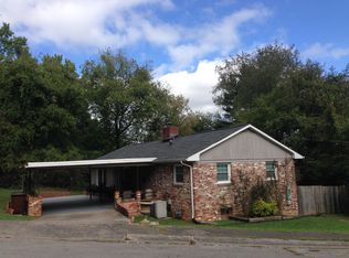 105 Verbena Rd, Oak Ridge, TN 37830