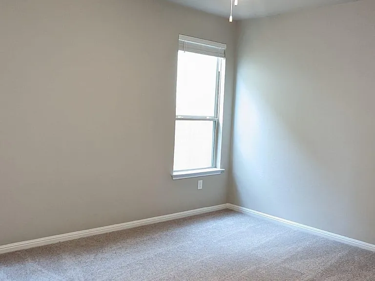 112 Manassas Dr — Photo 8