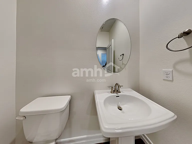 5808 Petronius St — Photo 9
