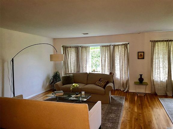 3rd image of 131 Larch Dr