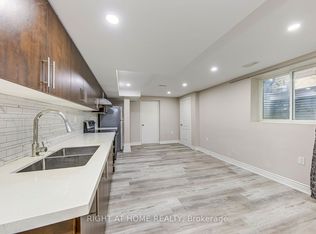 99 Masters Green Cres #Basement, Brampton, ON L7A 3K3