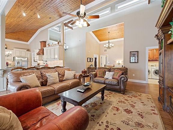 3rd image of 5465 Hulsey Cir