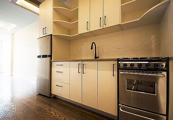 3rd image of 810 Greene Ave #1A