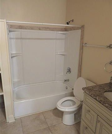 5th image of 3942 Prytania St APT D