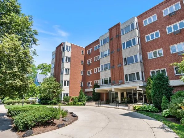 2033 Sherman Ave #404, Evanston, IL 60201