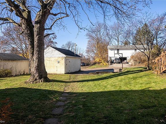 2nd image of 816 Graceland Ave