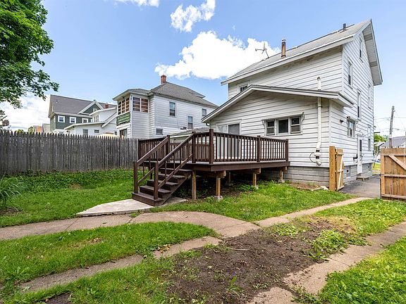 2nd image of 254 Huntley St