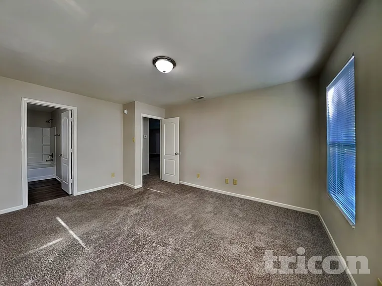 2336 Blackthorn Dr — Photo 5