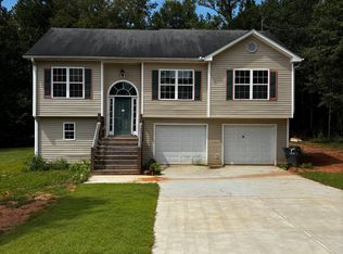 142 Longstreet Cir, Oxford, GA 30054