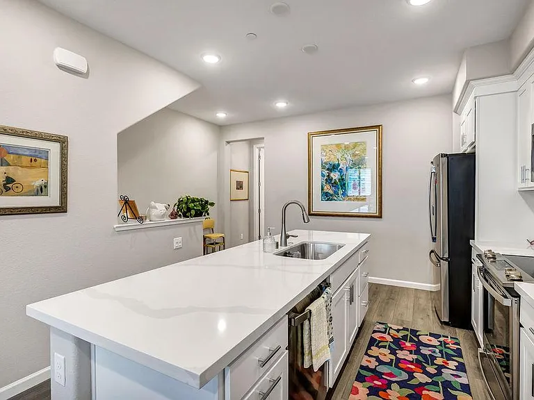 327 Pear Tree Ter #B — Photo 8
