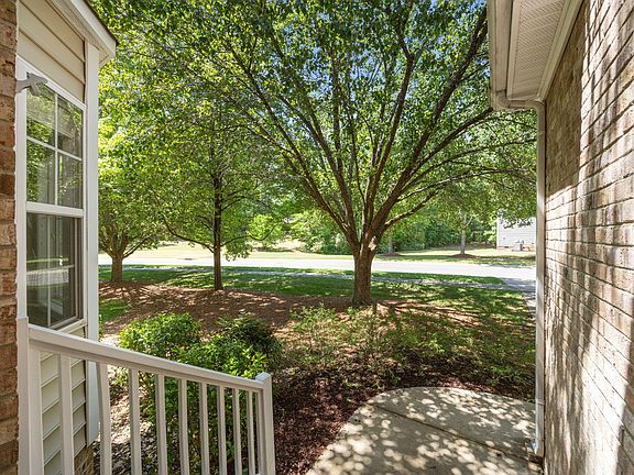 2nd image of 2603 Oleander Dr