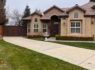 10896 N Bunkerhill Dr, Fresno, CA 93730