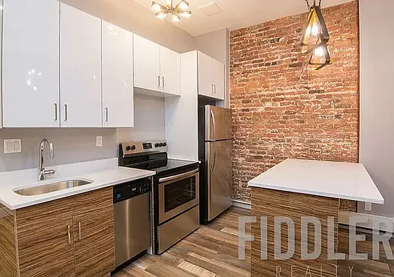 Rented by EXR | media 2