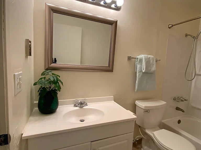 1406 Palm Ave SE — Photo 8