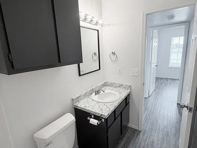 Buffalo Creek Apartment Homes — Photo 20