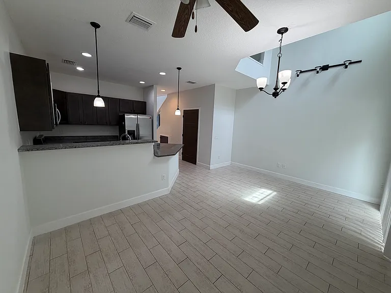 2108 Penny Ln — Photo 6