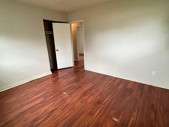 5th image of 34 Citadel Ave