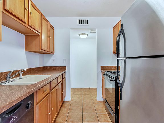 3rd image of 7550 N 12th St Unit 137