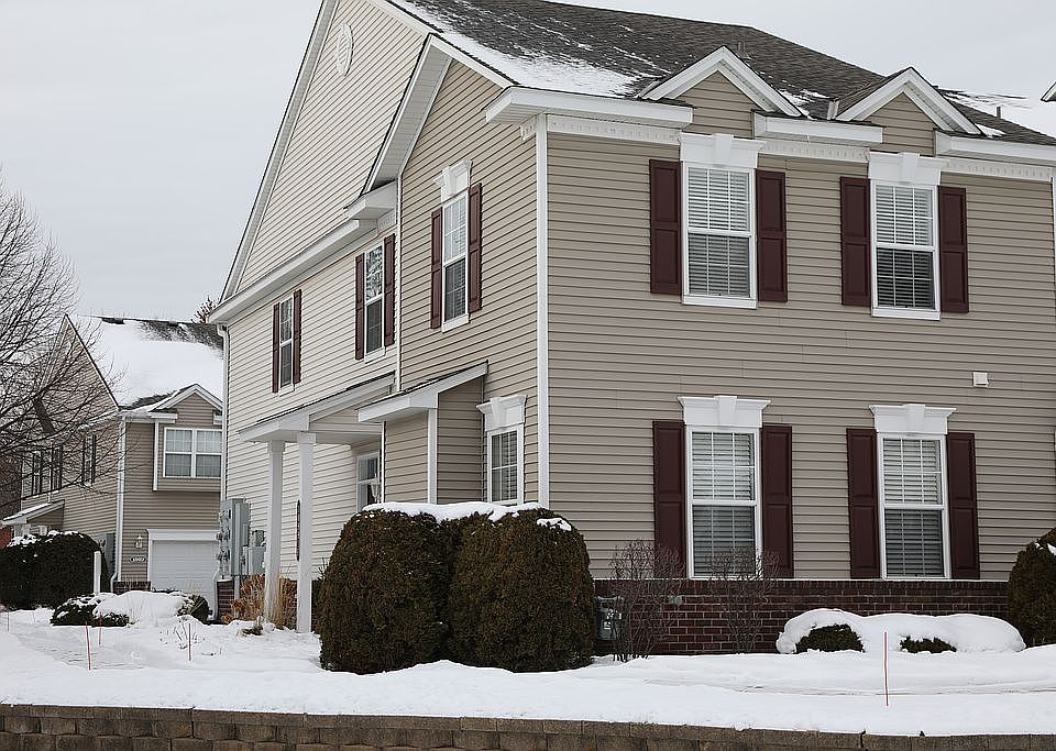 1st image of 10991 Oak Grove Cir Unit F