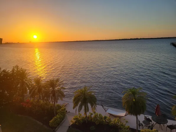 718 Tarpon St, Fort Myers, FL 33916