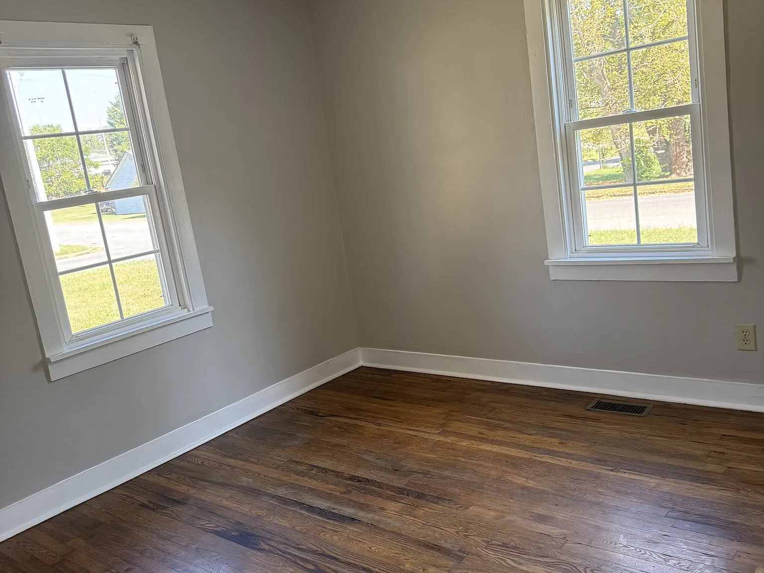1410 East Chilhowie Avenue - 1 — Photo 2