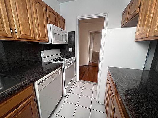 4th image of 3200 Netherland Ave APT 1L