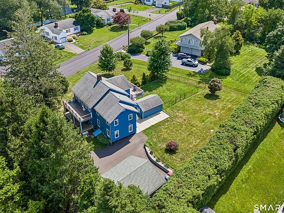 4th image of 34 Lake Avenue