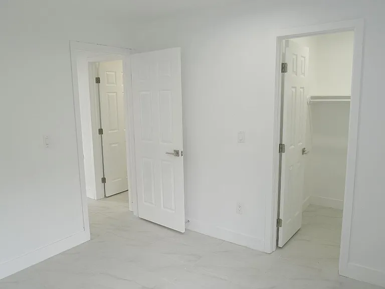2623 E Maureen St — Photo 33
